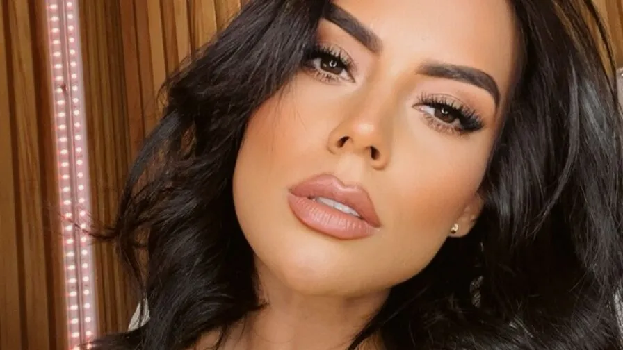 Watch AdeleKohen Live on CamsGate AdeleKohen - latin Cam Model Live