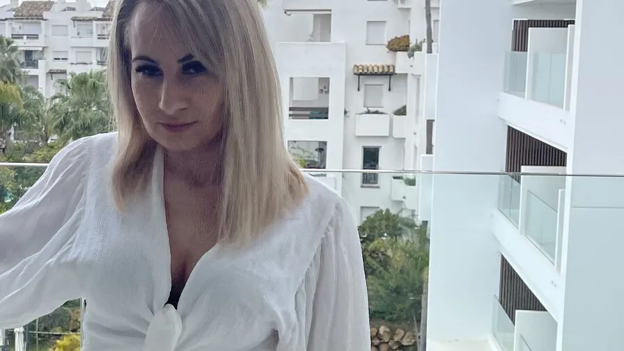 Watch AdellynRose Live on CamsGate AdellynRose - Beautiful Cam Model Live