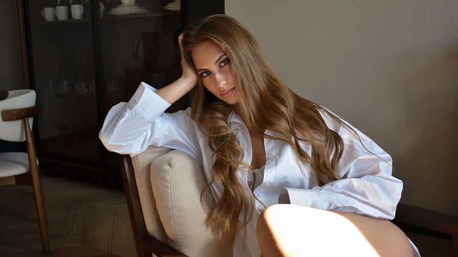 Watch AlaiaRhode Live on CamsGate AlaiaRhode - white Cam Model Live