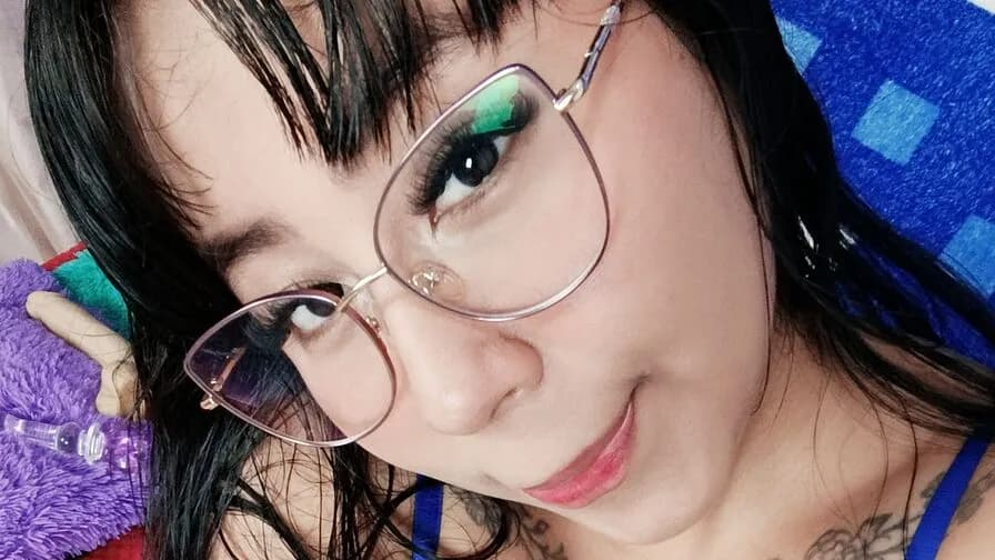 Watch AlejandraHeart Live on CamsGate AlejandraHeart - latin Cam Model Live