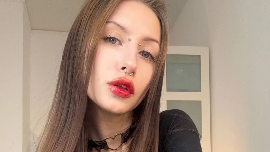 Watch AliceWallflower Live on CamsGate AliceWallflower - white Cam Model Live