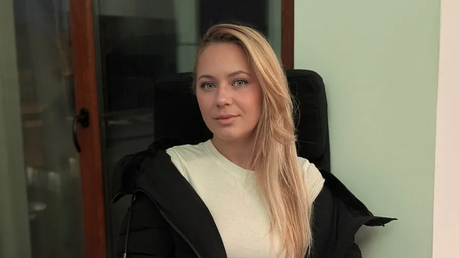 Watch AnyaLior Live on CamsGate AnyaLior - white Cam Model Live