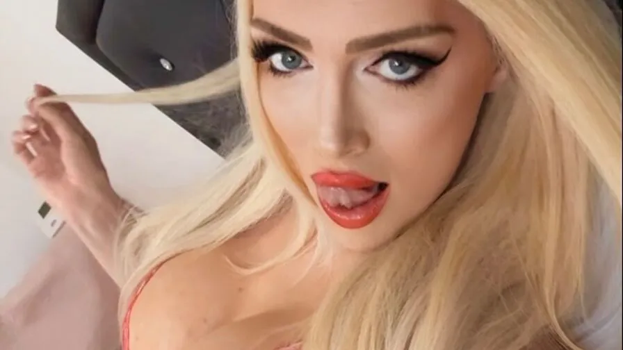 Watch BarbiBentley Live on CamsGate BarbiBentley - white Cam Model Live