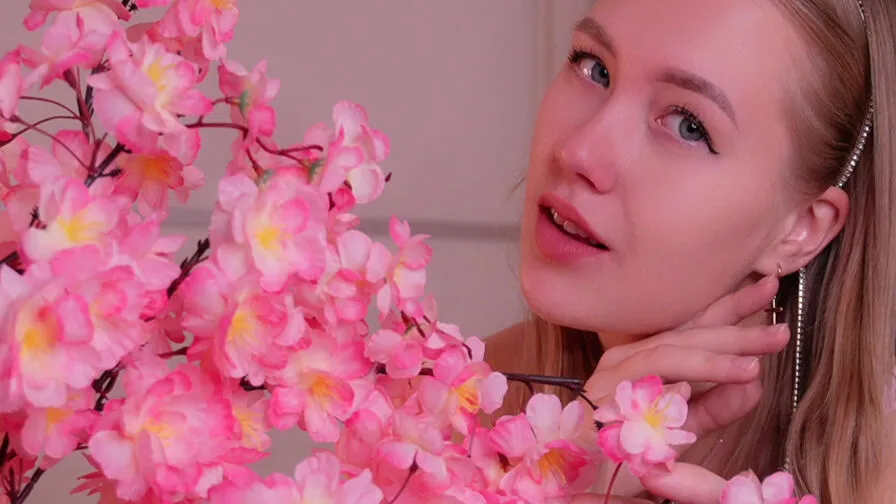 Watch BertaTurro Live on CamsGate BertaTurro - white Cam Model Live