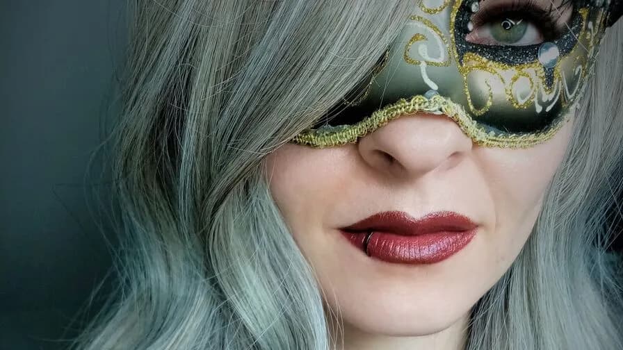 Watch ChloeDelagasse Live on CamsGate ChloeDelagasse - white Cam Model Live