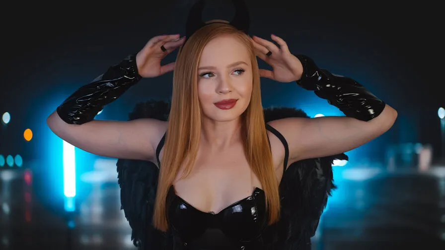 Watch ChloeRichardson Live on CamsGate ChloeRichardson - white Cam Model Live