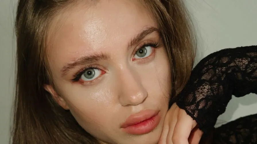 Watch ChloeSunset Live on CamsGate ChloeSunset - white Cam Model Live