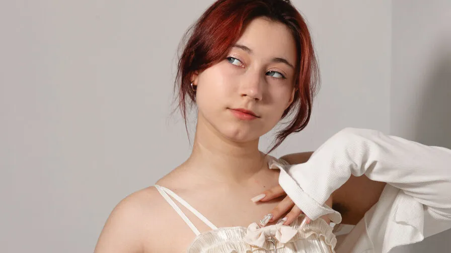 Watch ClaraParks Live on CamsGate ClaraParks - white Cam Model Live