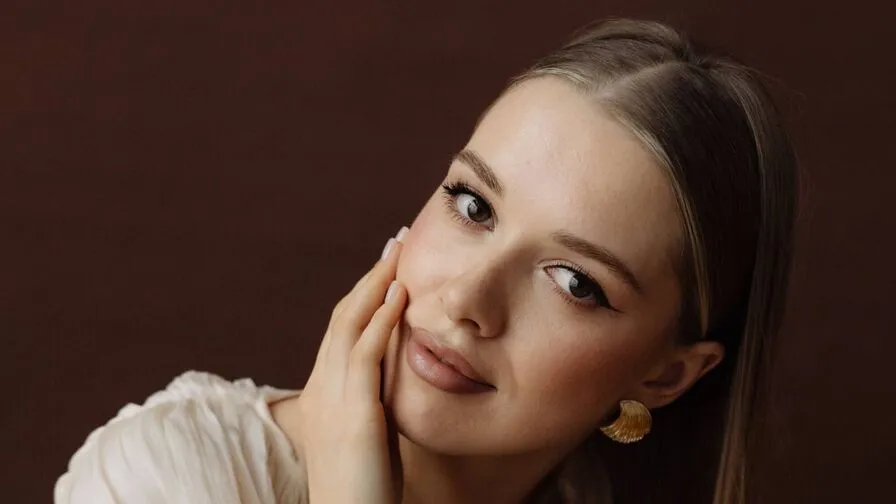 Watch CourtneyPothier Live on CamsGate CourtneyPothier - white Cam Model Live