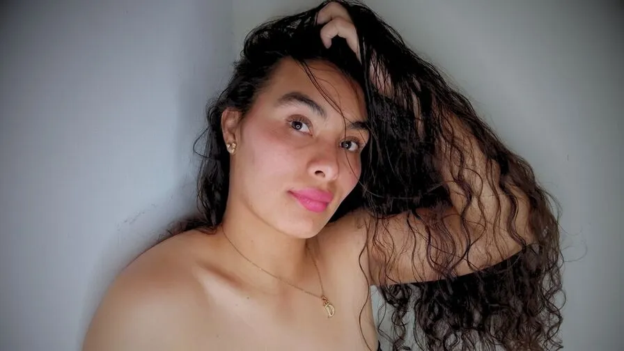 Watch DaianRoss Live on CamsGate DaianRoss - latin Cam Model Live