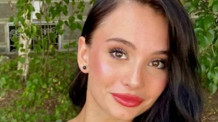 Watch DesxreEclipse Live on CamsGate DesxreEclipse - white Cam Model Live