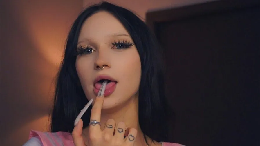 Watch EdwinaCrammer Live on CamsGate EdwinaCrammer - white Cam Model Live