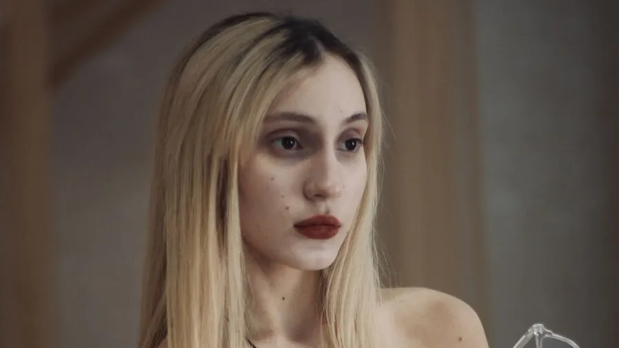 Watch EllieFroster Live on CamsGate EllieFroster - white Cam Model Live