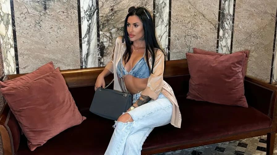 Watch EllieKey Live on CamsGate EllieKey - white Cam Model Live