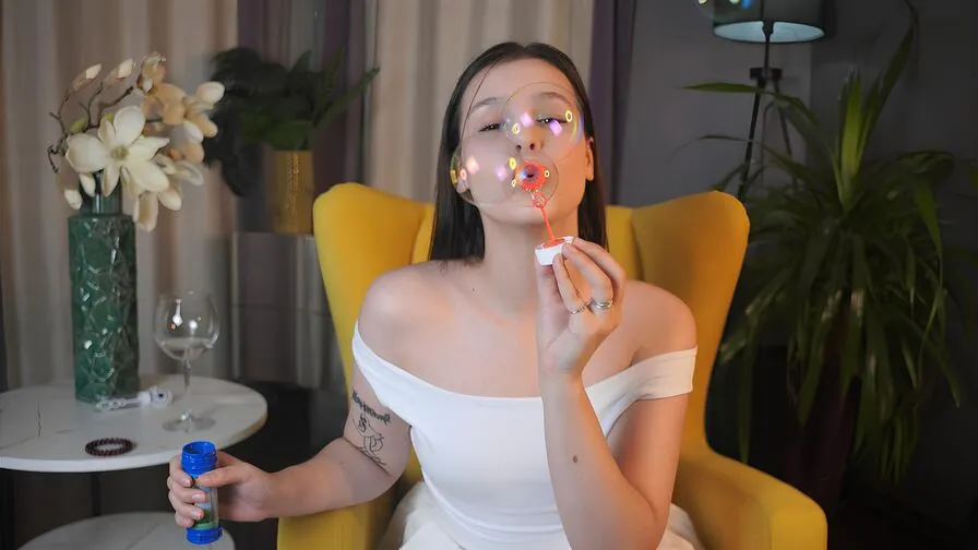 Watch FancyBennett Live on CamsGate FancyBennett - white Cam Model Live