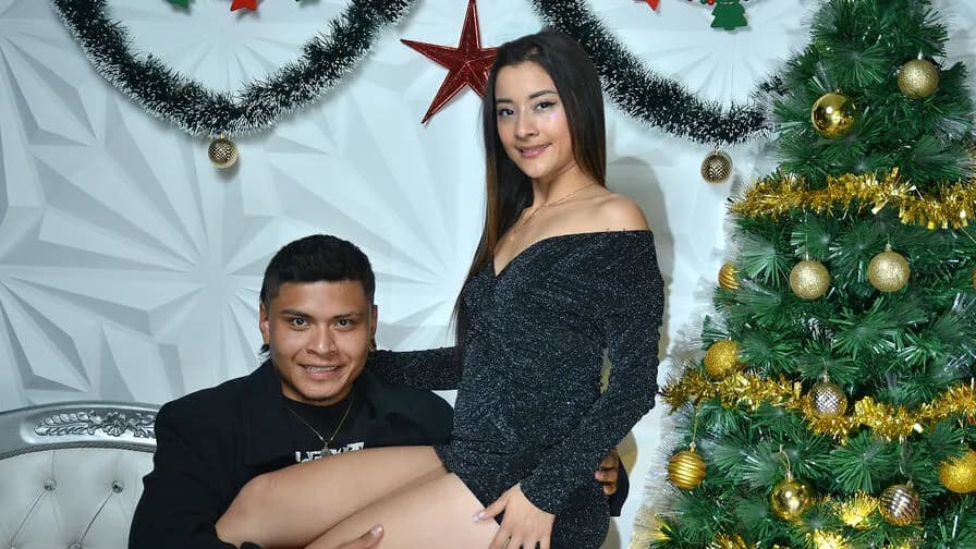 Watch GiaAndRoco Live on CamsGate GiaAndRoco - latin Cam Model Live