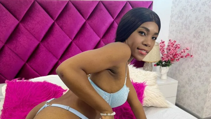 Watch HillaryHooter Live on CamsGate HillaryHooter - ebony Cam Model Live