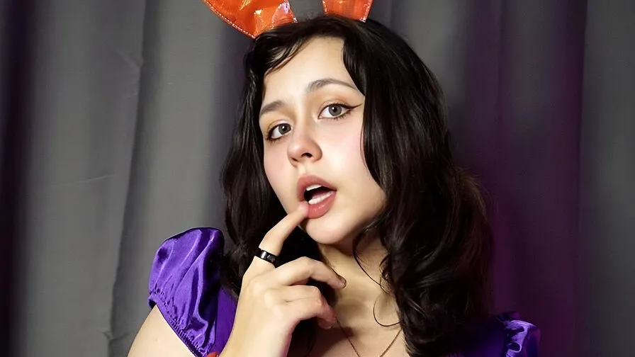 Watch JudithRise Live on CamsGate JudithRise - white Cam Model Live