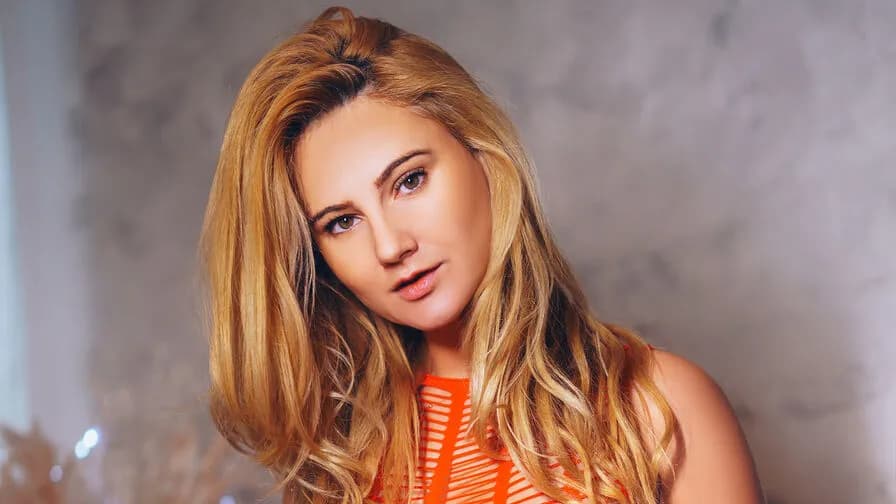 Watch LexiEve Live on CamsGate LexiEve - white Cam Model Live