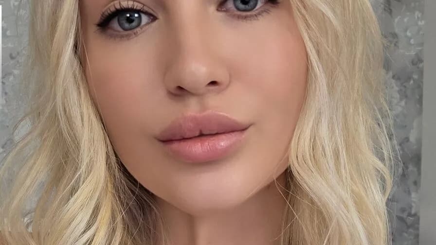 Watch LindyHoti Live on CamsGate LindyHoti - asian Cam Model Live