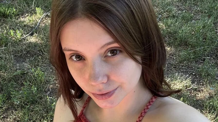 Watch LolliSoft Live on CamsGate LolliSoft - white Cam Model Live