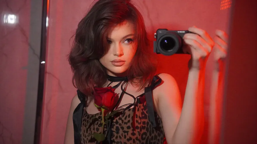 Watch LunaBruna Live Stream LunaBruna - Live white Cam Show