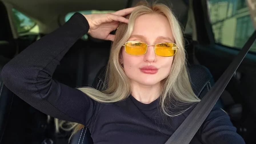 Watch MarfaLane Live Stream MarfaLane - Live white Cam Show