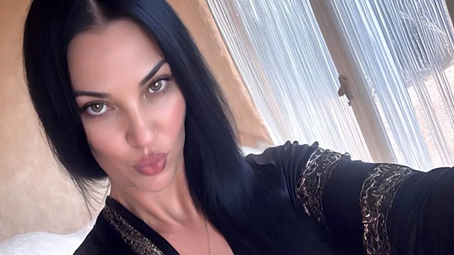 Watch MiaMontal Live on CamsGate MiaMontal - white Cam Model Live