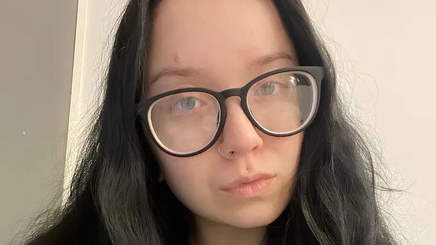 Watch MiaWallees Live on CamsGate MiaWallees - white Cam Model Live