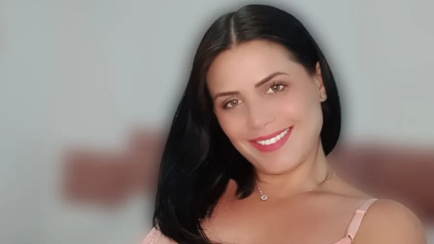 Watch PriCamargo Live on CamsGate PriCamargo - latin Cam Model Live