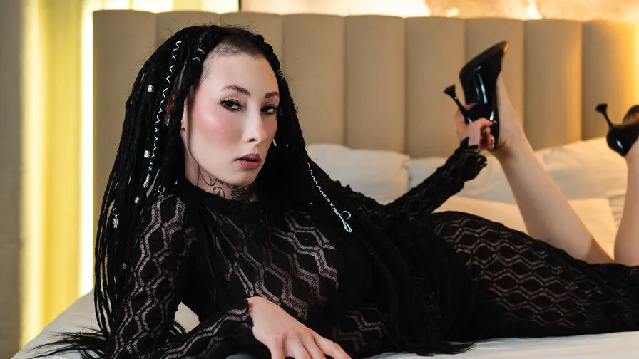 Watch RoxyUrban Live on CamsGate RoxyUrban - asian Cam Model Live