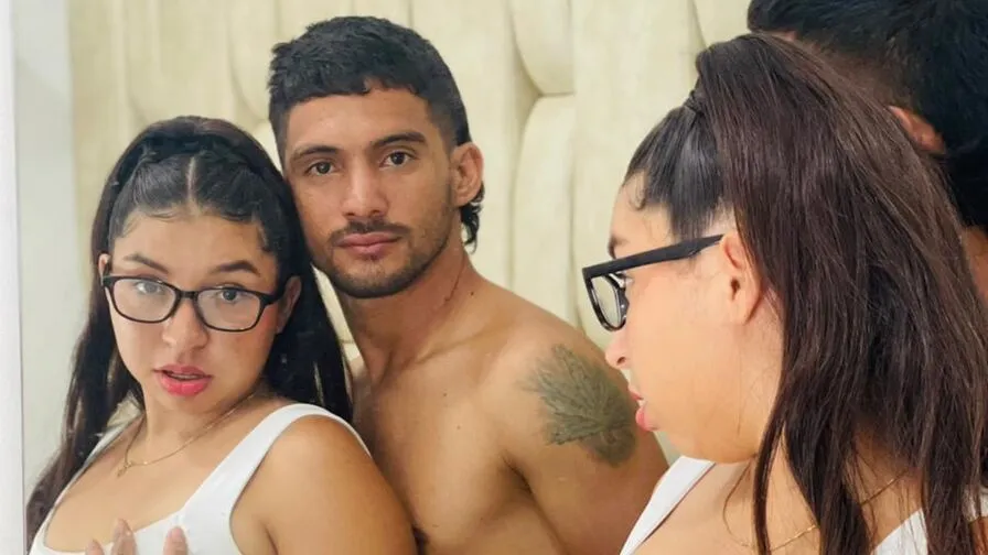 Watch SeleneAndDorian Live Stream SeleneAndDorian - Live latin Cam Show