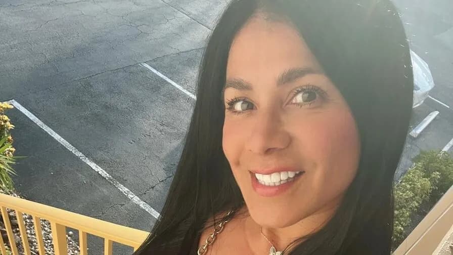 Watch SunshineLiberti Live on CamsGate SunshineLiberti - latin Cam Model Live