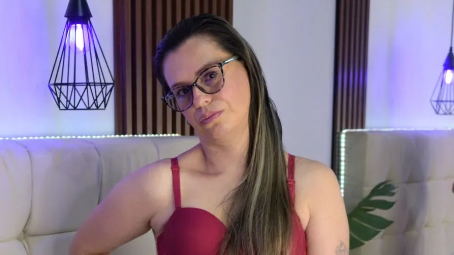 Watch TaniaLaurenth Live on CamsGate TaniaLaurenth - latin Cam Model Live