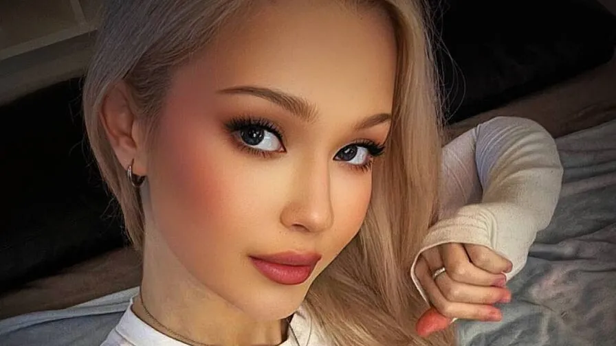 Watch TiffanieMasino Live on CamsGate TiffanieMasino - white Cam Model Live