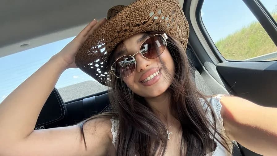 Watch YasmineHart Live on CamsGate YasmineHart - white Cam Model Live